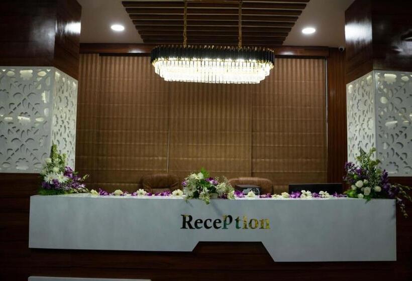 ホテル The Royal In