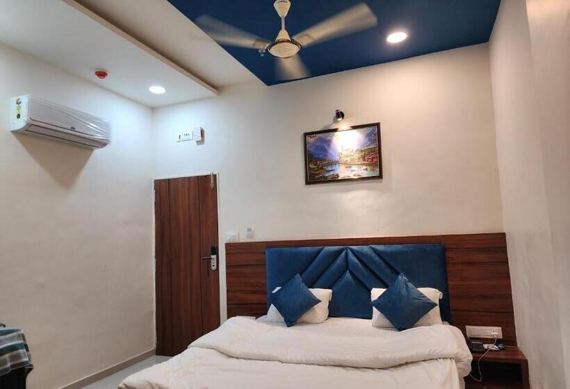 ホテル The Royal In