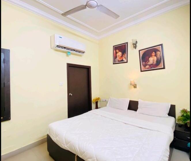 Hotel The Urban Stay