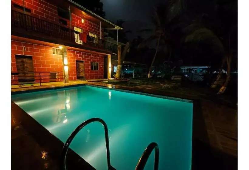 ホテル Waves Rooms By 29bungalow