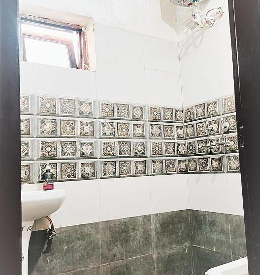 J.s Apartments    Hotel & Homestay    Rooms For Students, Parents, Family & Couples