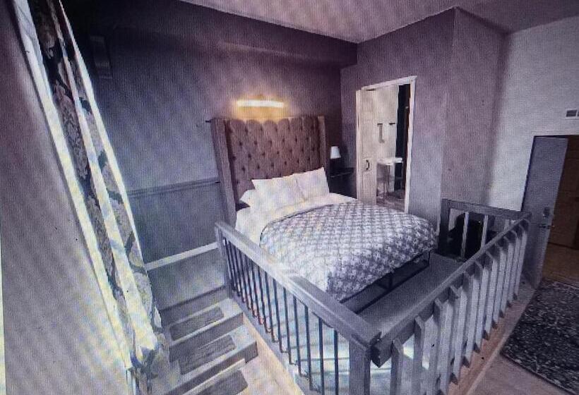 Luxury Suites Boutique Hotel And Lounge