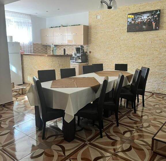 Pensionat Matei Moieciu De Sus