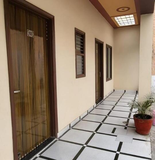 ペンション Panipat Town House Panipath