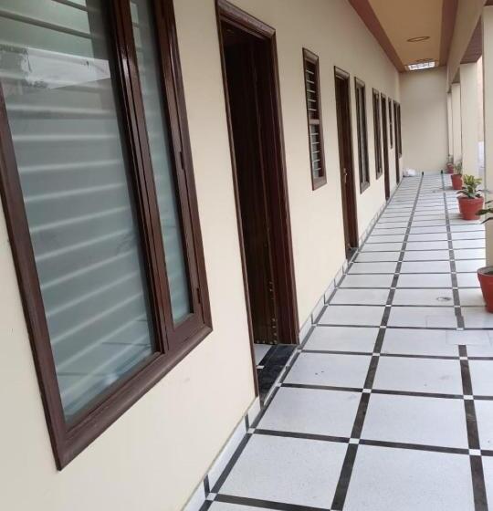 ペンション Panipat Town House Panipath