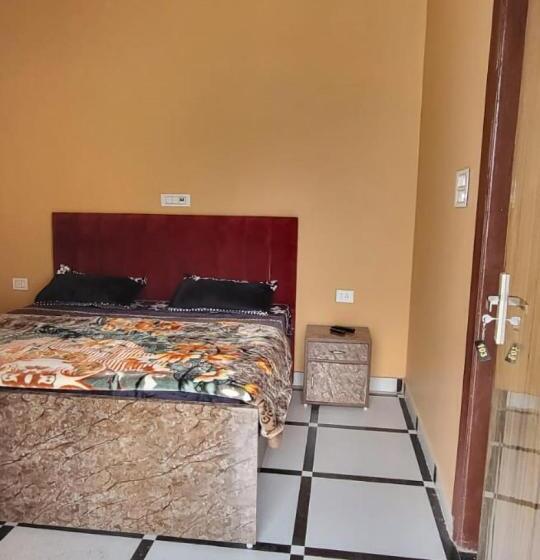 ペンション Panipat Town House Panipath