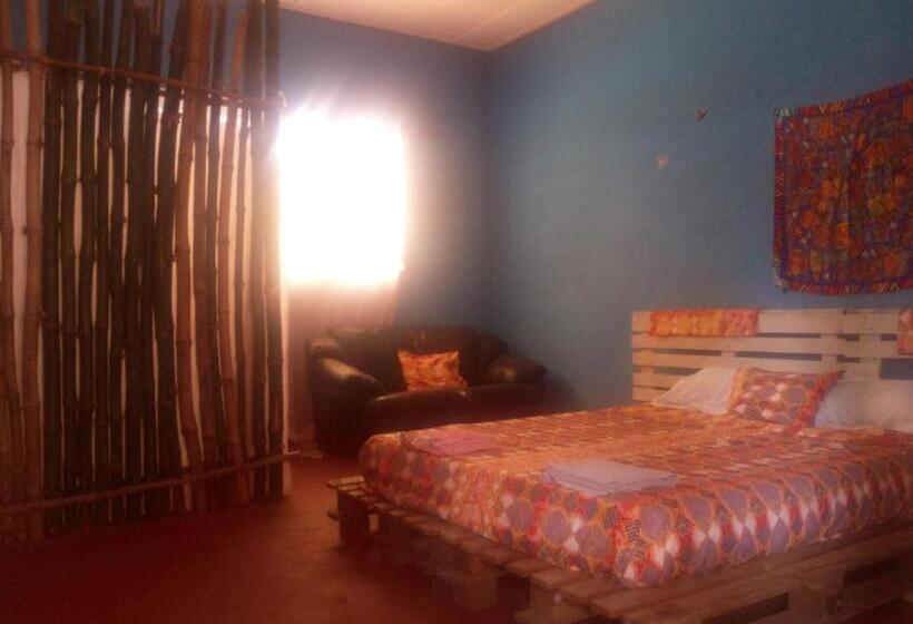 بنسيون Spanish Cottage Home Lodge