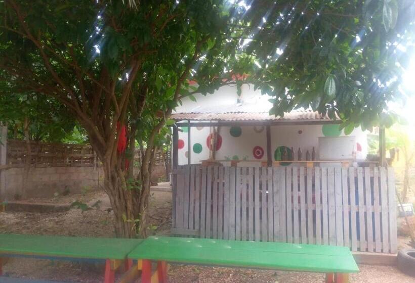 بنسيون Spanish Cottage Home Lodge