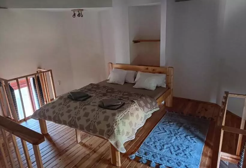 Majatalo Toronyszoba