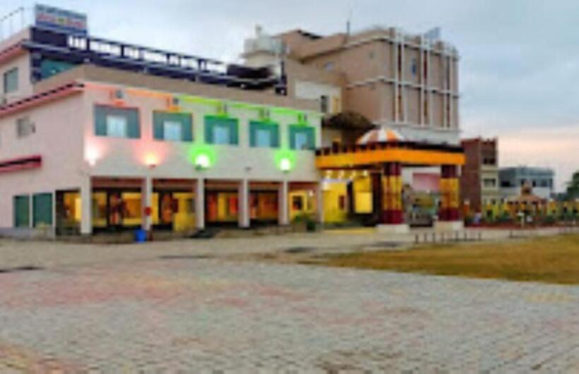 Ram Bhawan Ram Yamuna Prasad Hotel & Resort ,motihari