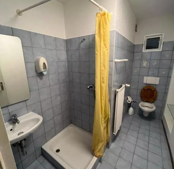 Auberge De Jeunesse Hyper Centre De Neuchâtel