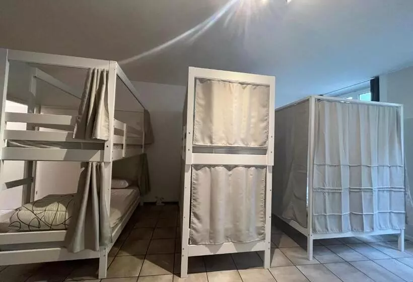 Auberge De Jeunesse Hyper Centre De Neuchâtel