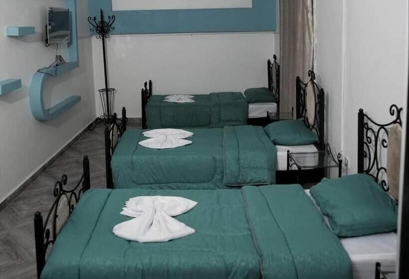 هاستل Motel Greenland