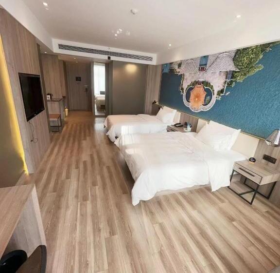 Atour Hotel Ningbo Laowaitan