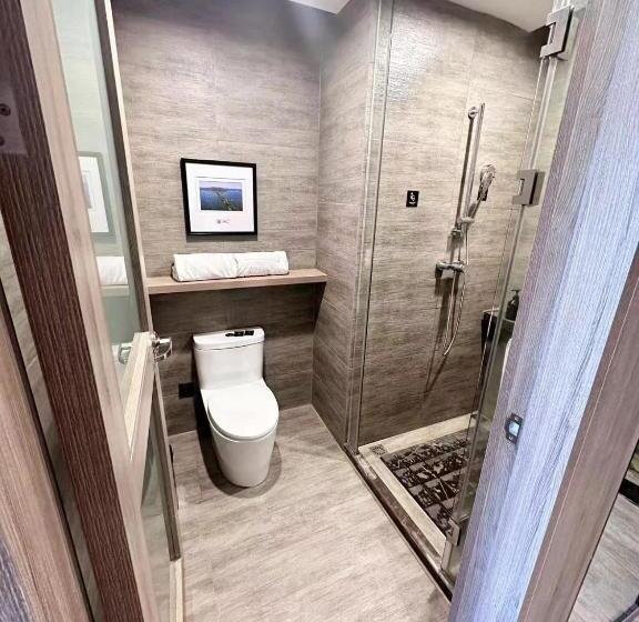 Atour Hotel Ningbo Laowaitan