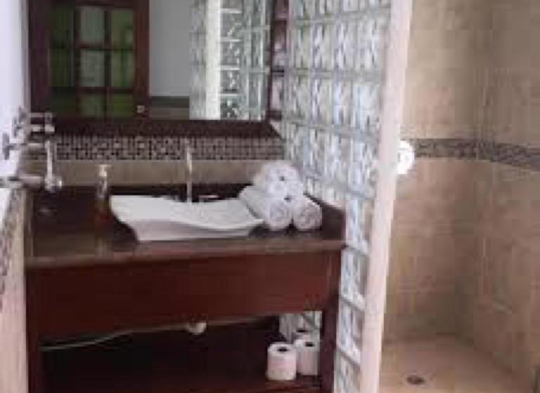 Bamboleo Inn Guest House