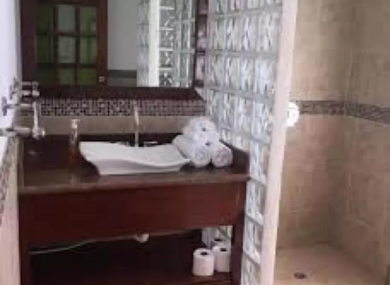 Bamboleo Inn Guest House