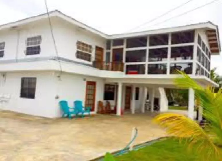 Bamboleo Inn Guest House