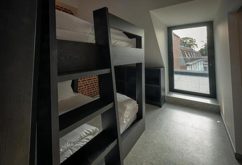 住宿加早餐 Agora Tournai Wellness Suites 3 Appartements Touristiques Sur La Grand Place