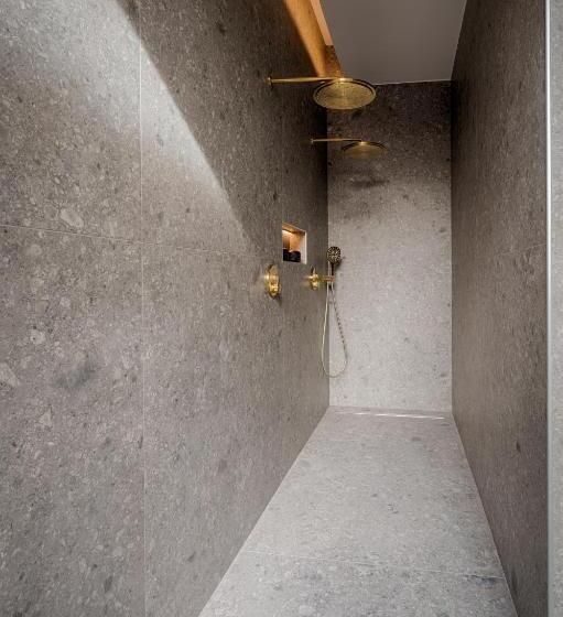 住宿加早餐 Agora Tournai Wellness Suites 3 Appartements Touristiques Sur La Grand Place