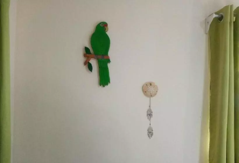 تختخواب و صبحانه La Casita