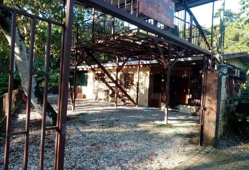 تختخواب و صبحانه La Casita