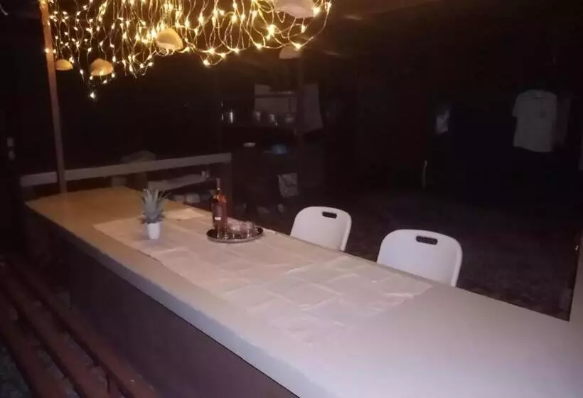 تختخواب و صبحانه La Casita