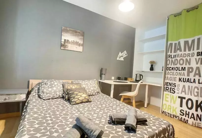 ベッドアンドブレックファースト Les Goujatoux Chambre Sarlat