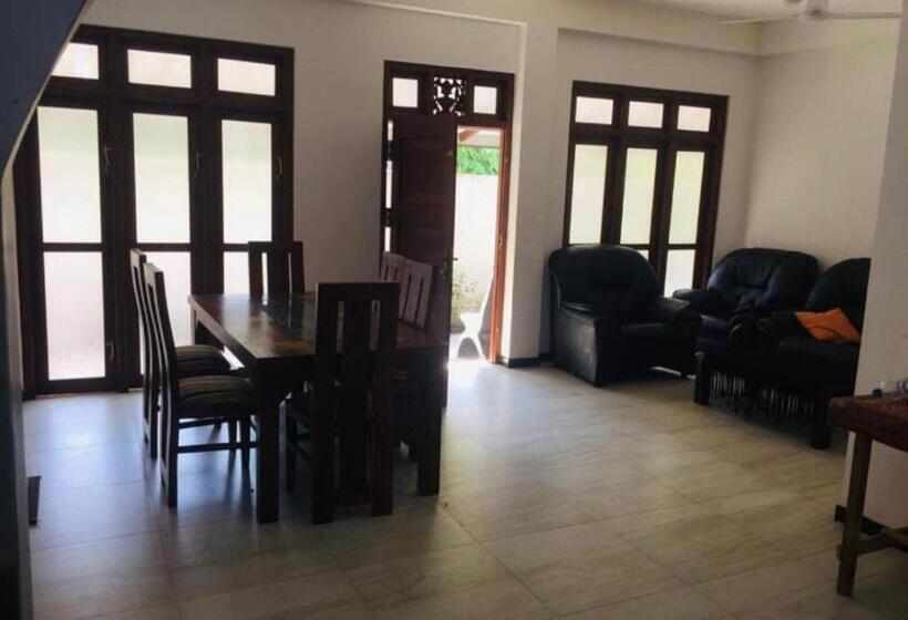 Hostel The Homestead Unawatuna