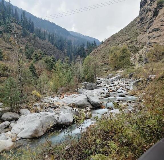 בית מלון כפרי Alooma Cafe And Homestay