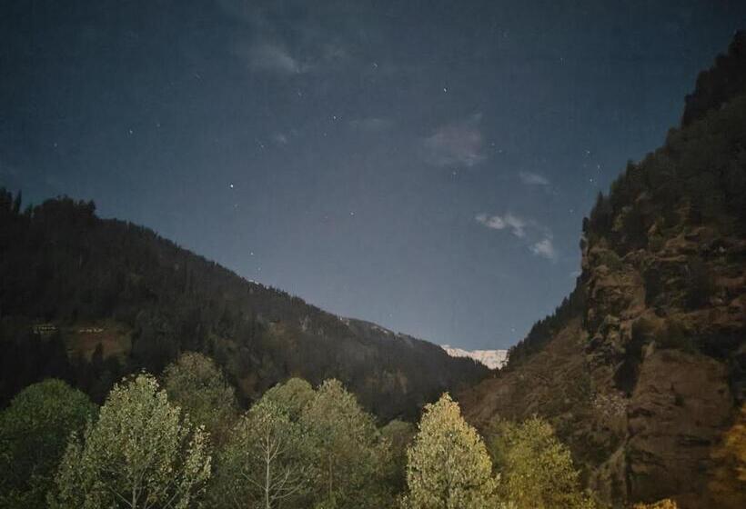 בית מלון כפרי Alooma Cafe And Homestay