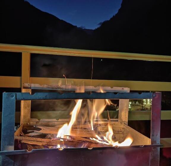 Hotel Alooma Cafe And Homestay