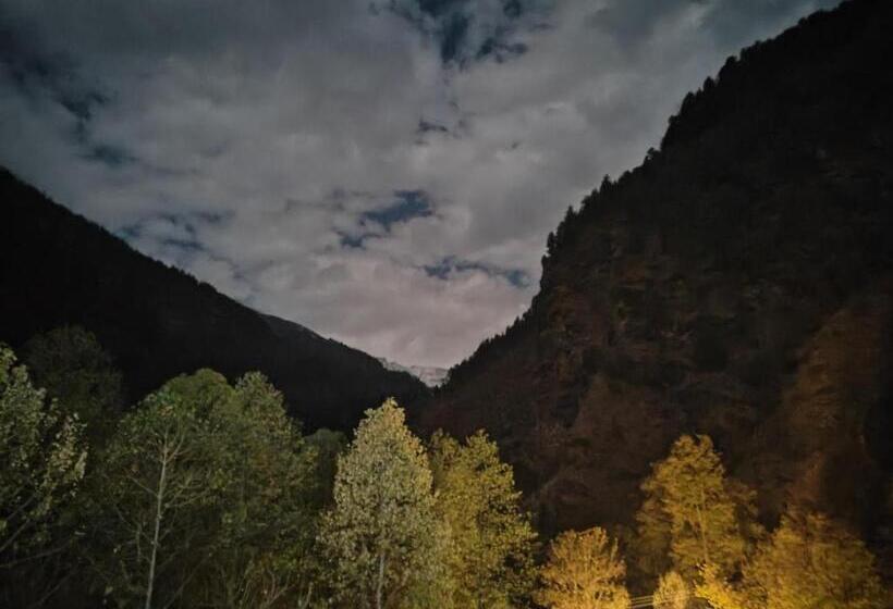 Hotel Alooma Cafe And Homestay