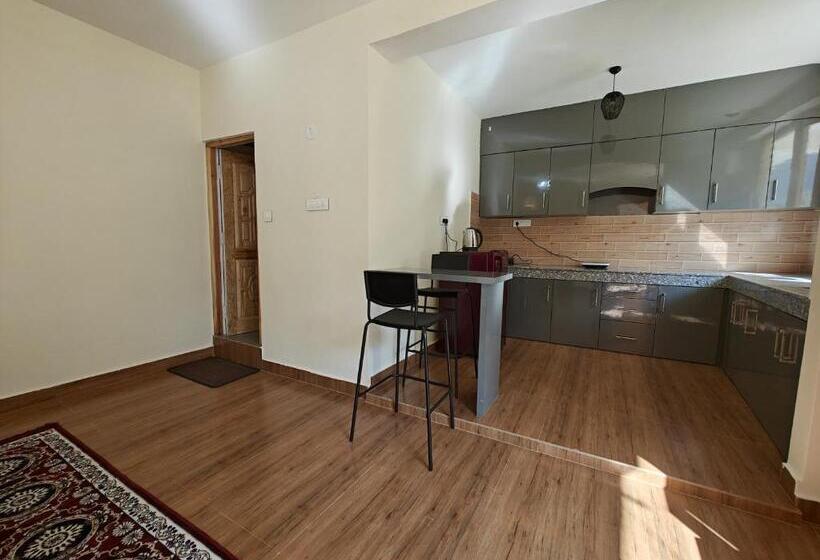 בית מלון כפרי Alooma Cafe And Homestay