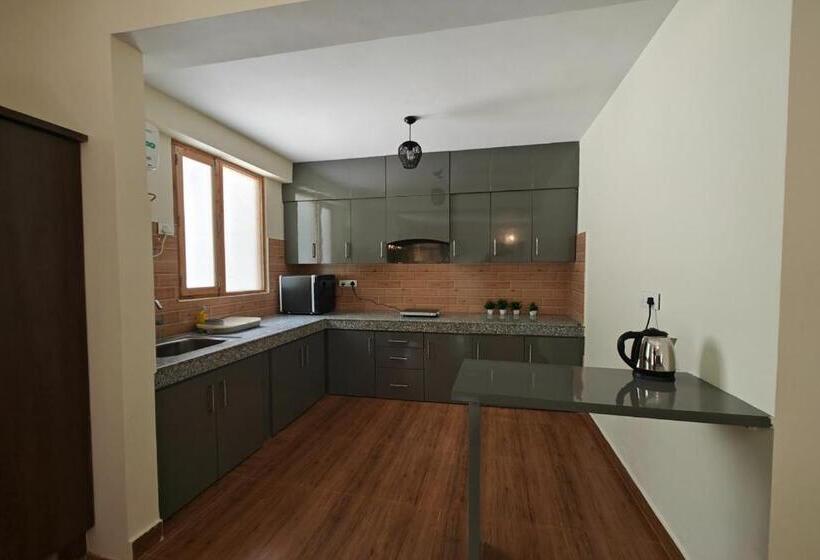 בית מלון כפרי Alooma Cafe And Homestay