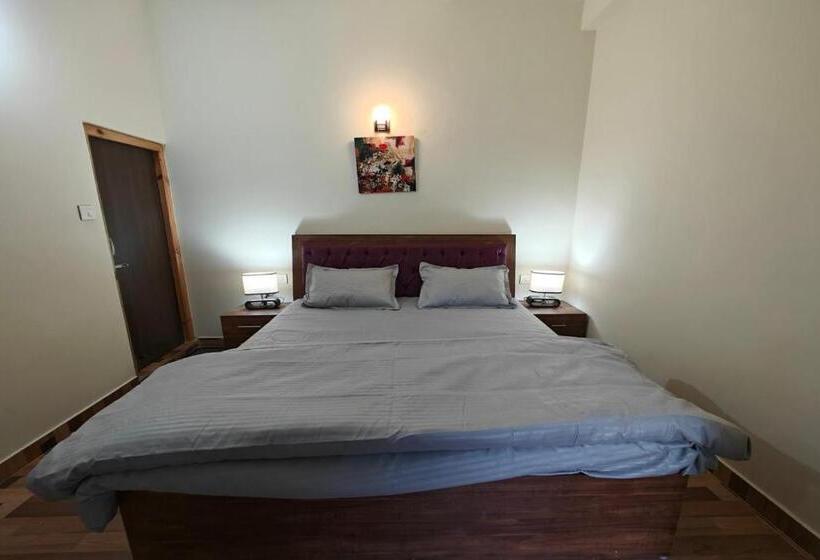 Hotel Alooma Cafe And Homestay