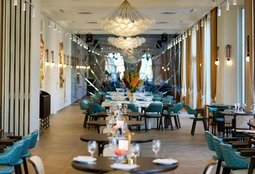 Hotelli Nadiya Palace