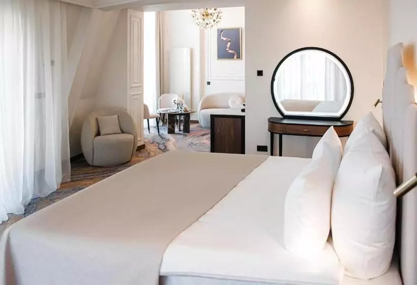 Hotelli Nadiya Palace