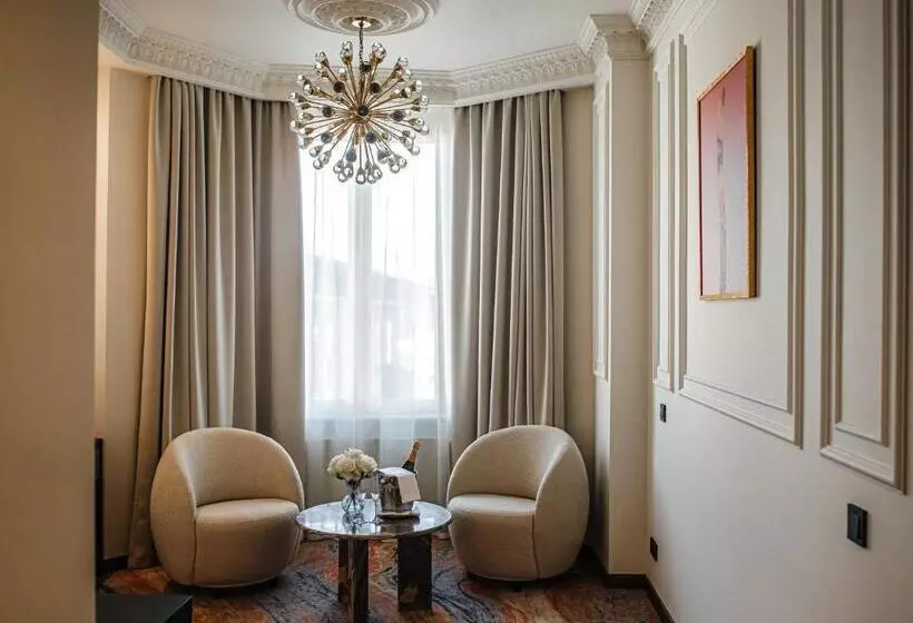 Hotelli Nadiya Palace