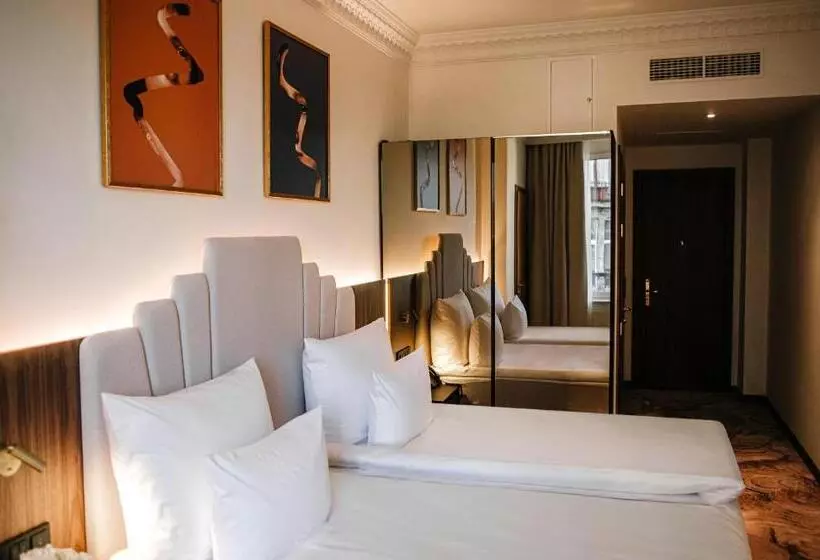 Hotelli Nadiya Palace