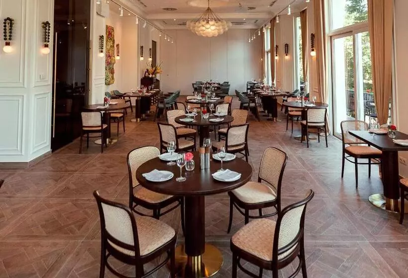 Hotelli Nadiya Palace