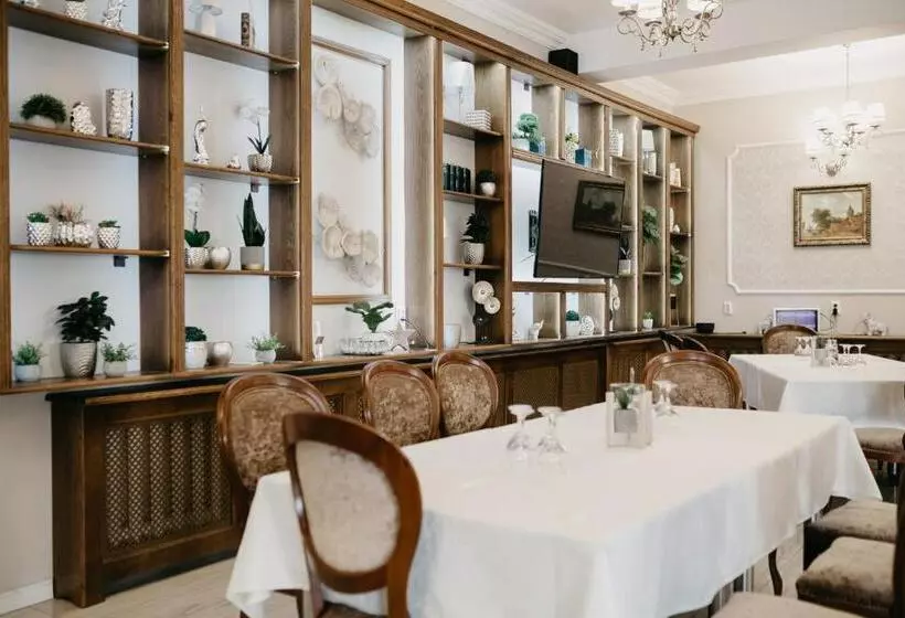 Hotelli Pensiunea Ana