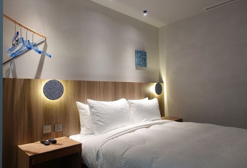 هتل The Blue By Just Inn