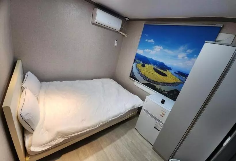 پانسیون Ara Guesthouse