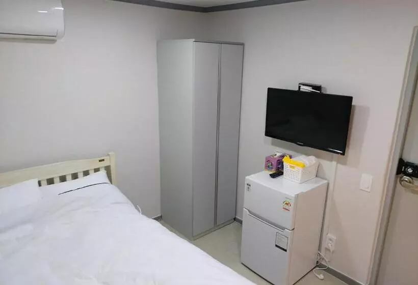 پانسیون Ara Guesthouse