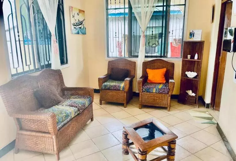 پانسیون Classic Visitors House