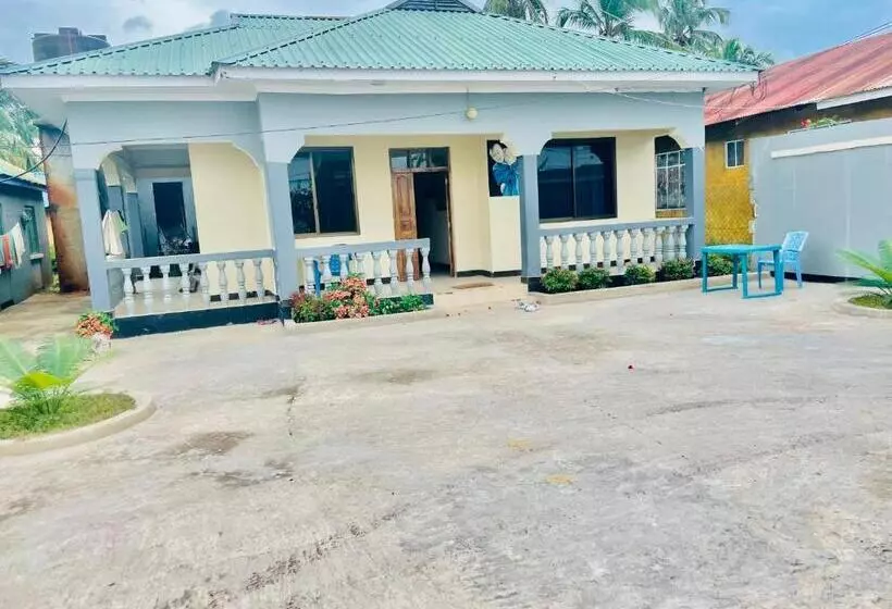 پانسیون Classic Visitors House