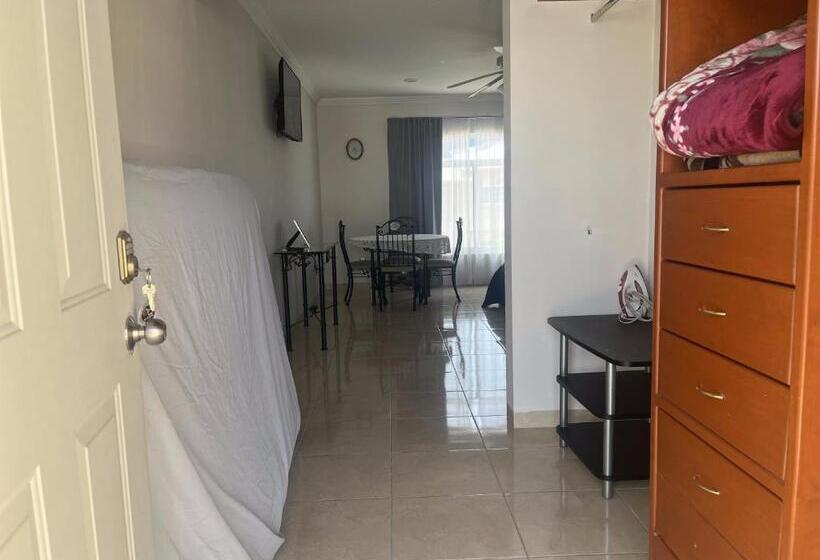 ペンション La Casa Bonita De Pueblo Nuevo