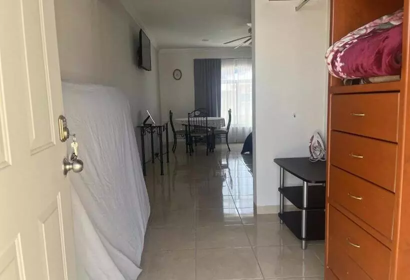 ペンション La Casa Bonita De Pueblo Nuevo
