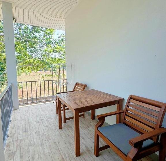 פנסיון Rawai Valley Resort